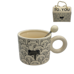 كوب بنقشة قطة مع ملعقة وصندوق هدايا