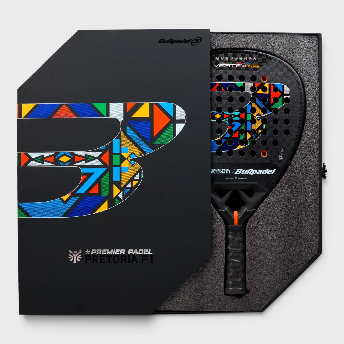 Bullpadel Vertex 05 Pretoria LTD Close-up View - Onyx & Bloom Sports